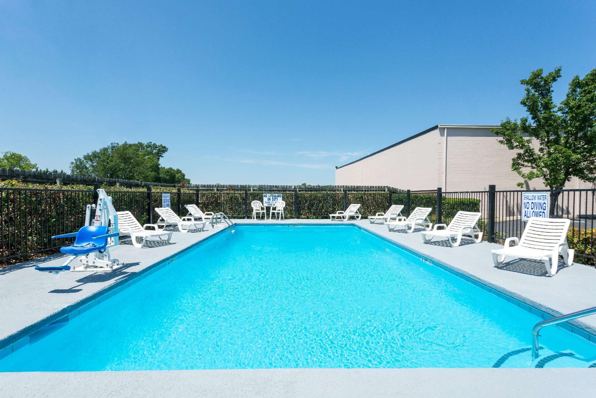 Baymont By Wyndham Easley/Greenville Exterior foto